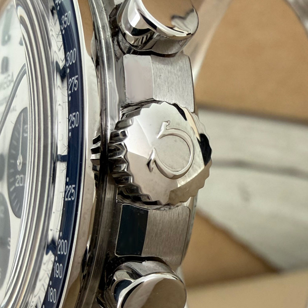 Omega Speedmaster Silver Snoopy Award 31032425002001 6