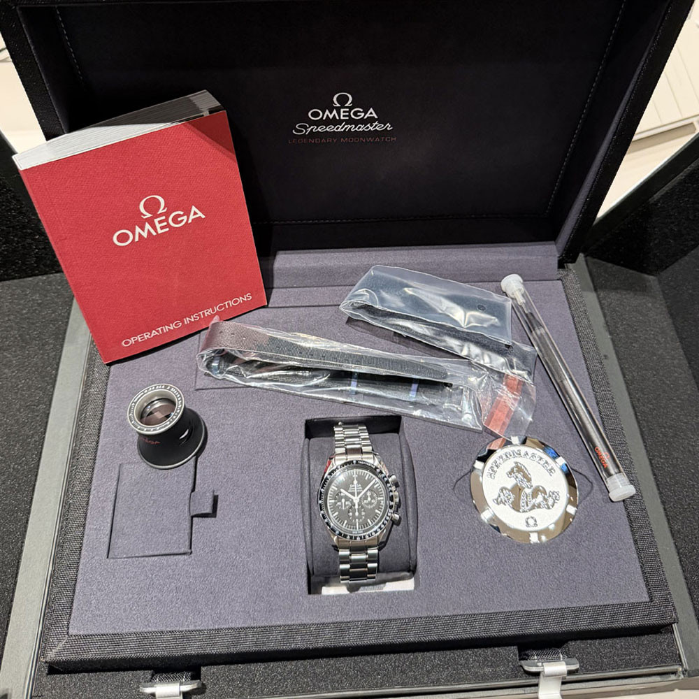 Omega Speedmaster Moonwatch Big Box NOS 31130423001005 1