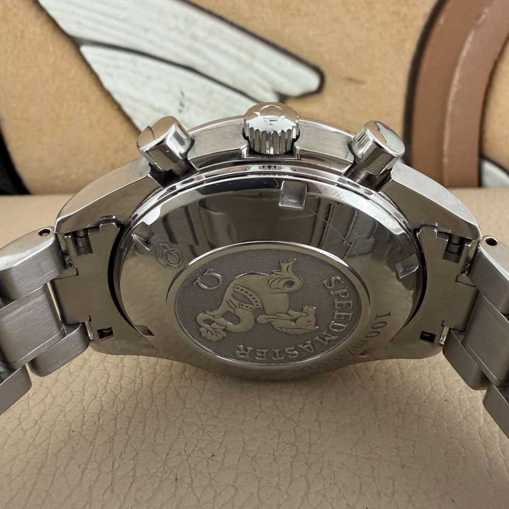 Omega Speedmaster Date 32113100 8