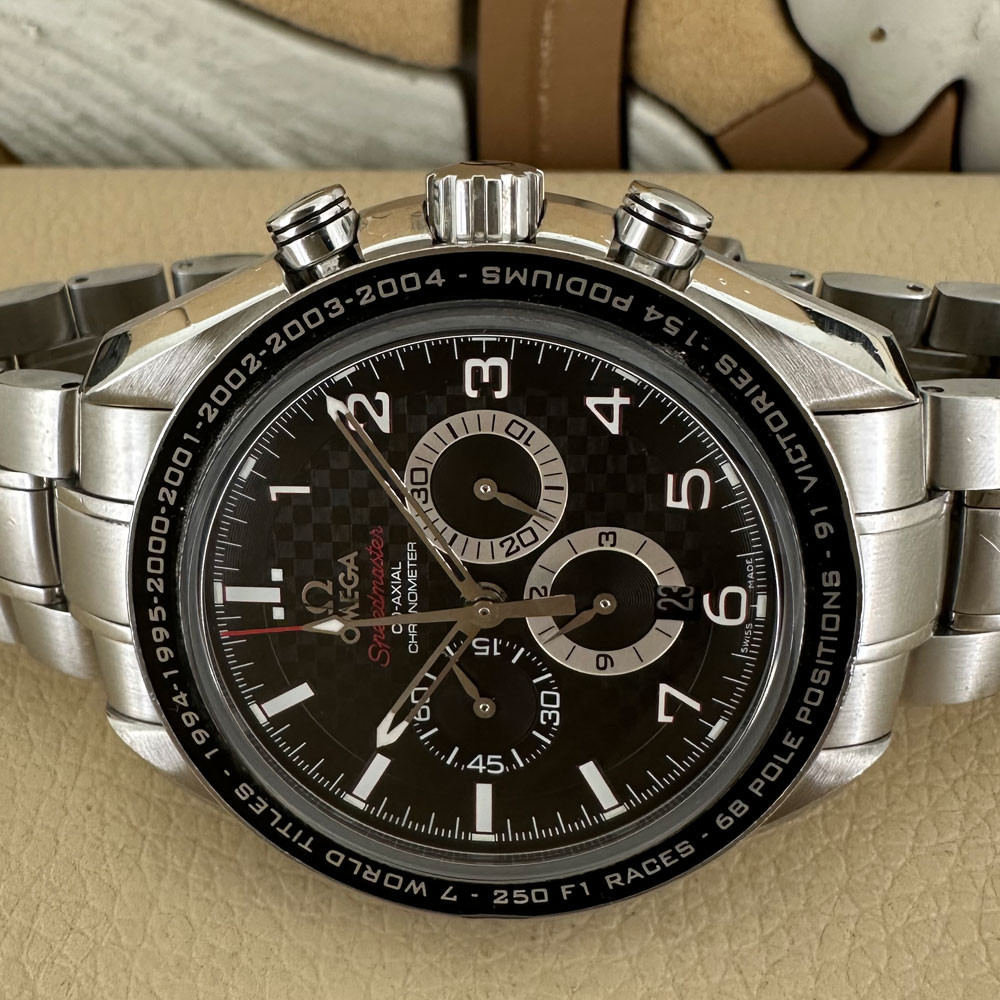 Omega Speedmaster Legend Michael Schumacher 32130445001001 15