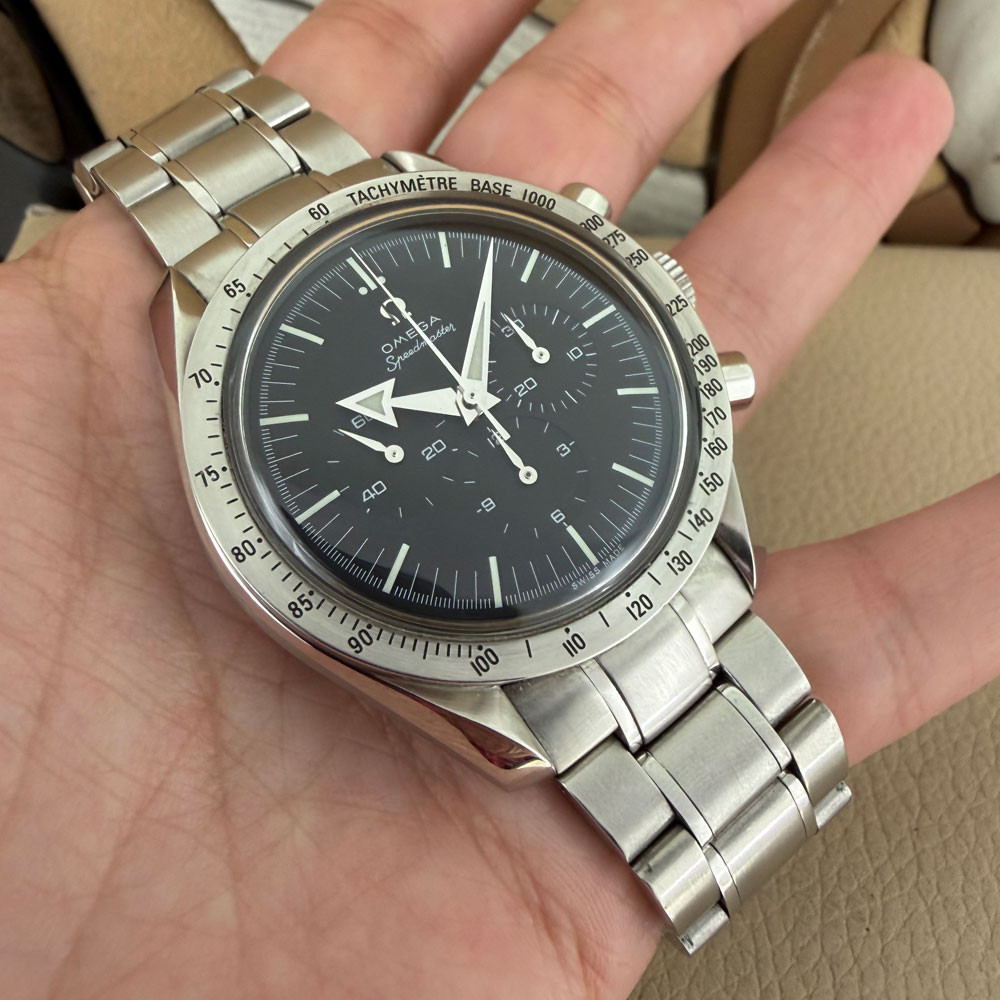 Omega Speedmaster Broad Arrow 35945000 10
