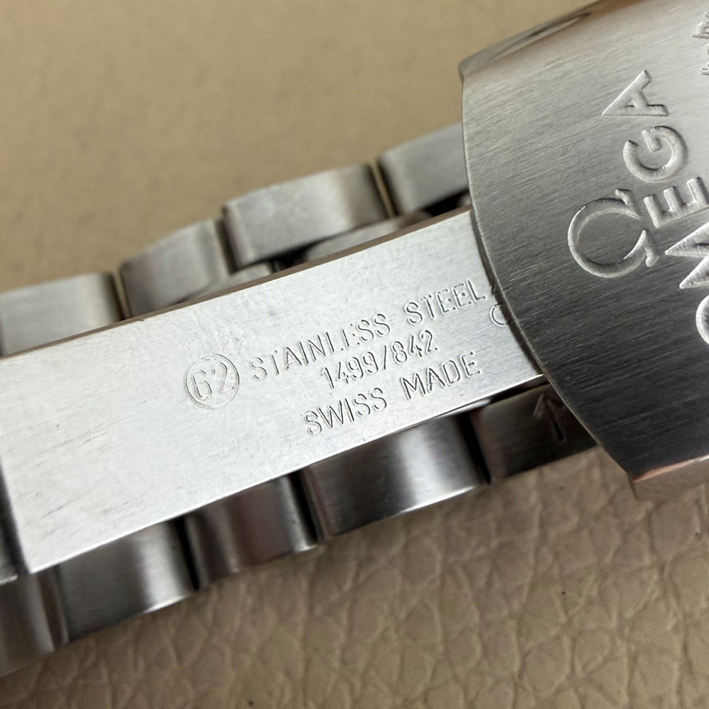 Omega Speedmaster Moonwatch Tritium Dial 1450022 11