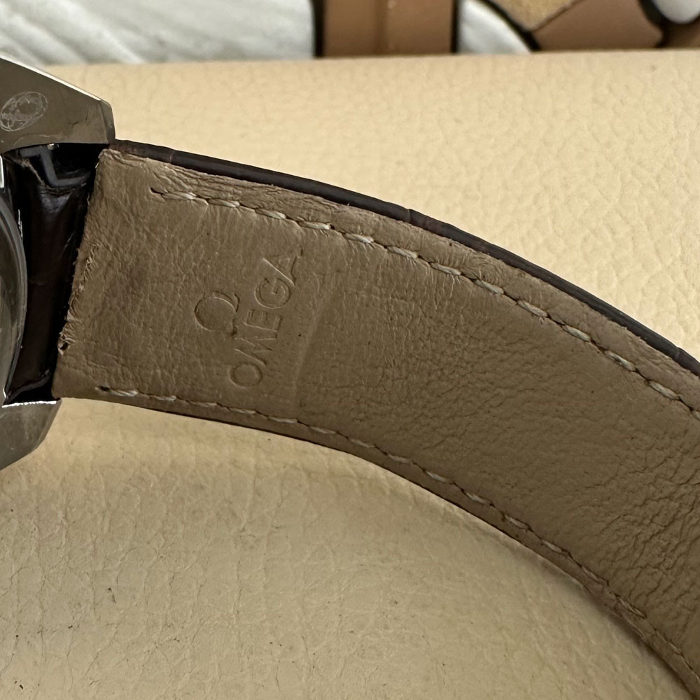 Omega Speedmaster Moonwatch Moonphase 30423445213001 9