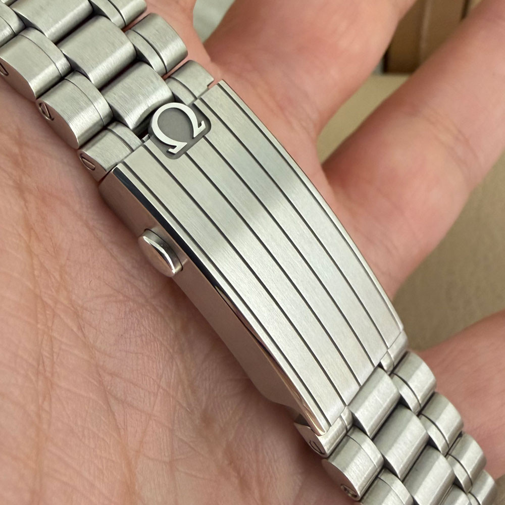 Omega Speedmaster Moonwatch Co  Axial 31030425001001 9