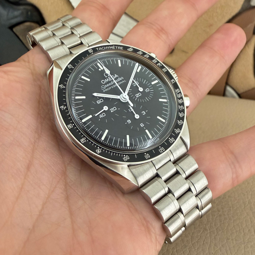 Omega Speedmaster Moonwatch Co  Axial 31030425001001 10