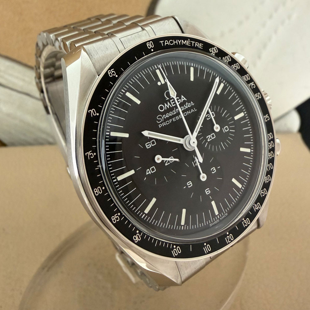 Omega Speedmaster Moonwatch Co  Axial 31030425001001 3