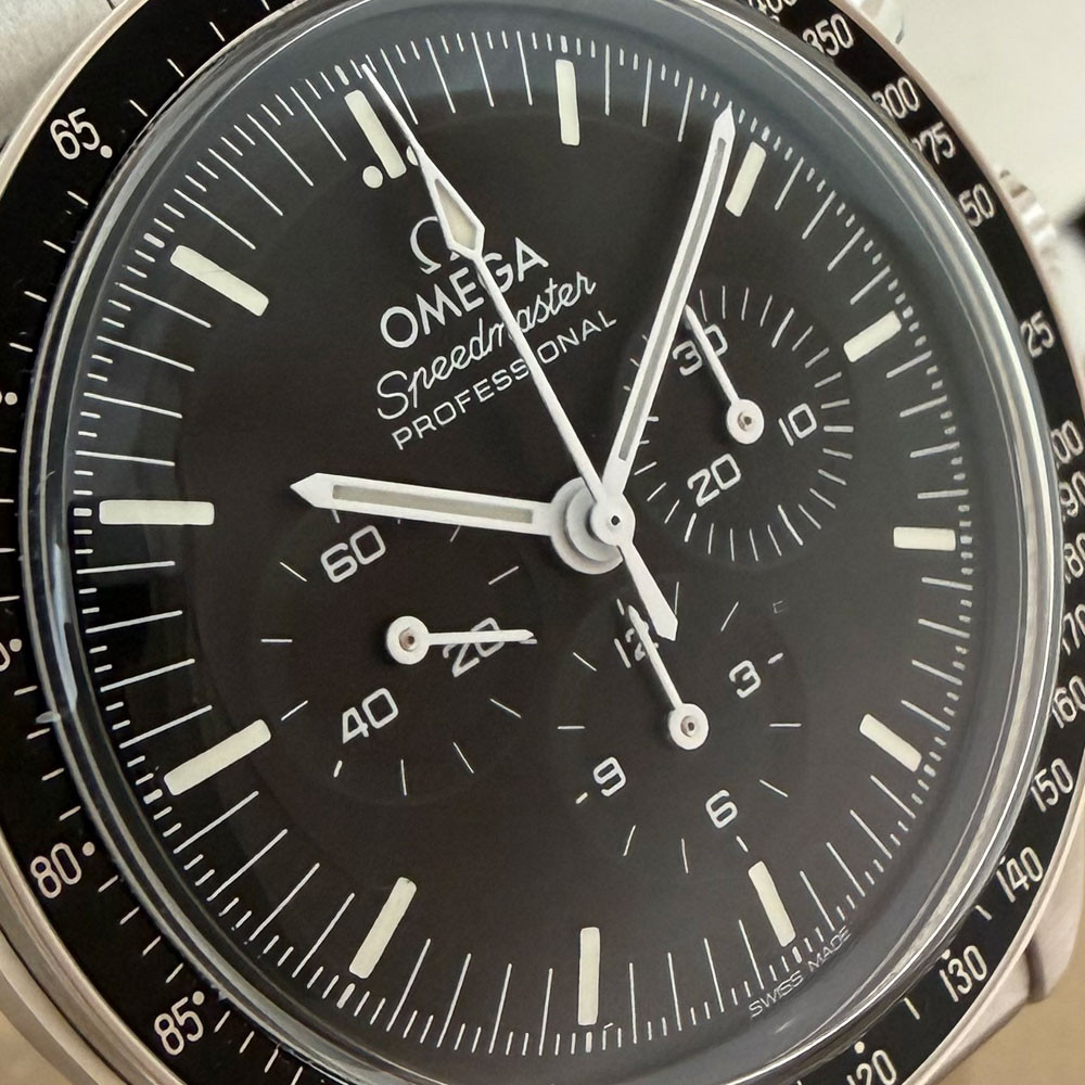 Omega Speedmaster Moonwatch Co  Axial 31030425001001 6