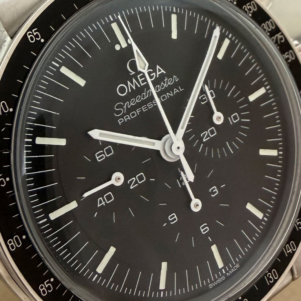 Omega Speedmaster Moonwatch Co  Axial 31030425001001 6