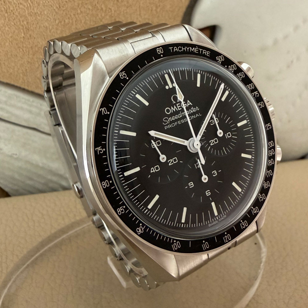 Omega Speedmaster Moonwatch Co  Axial 31030425001001 4