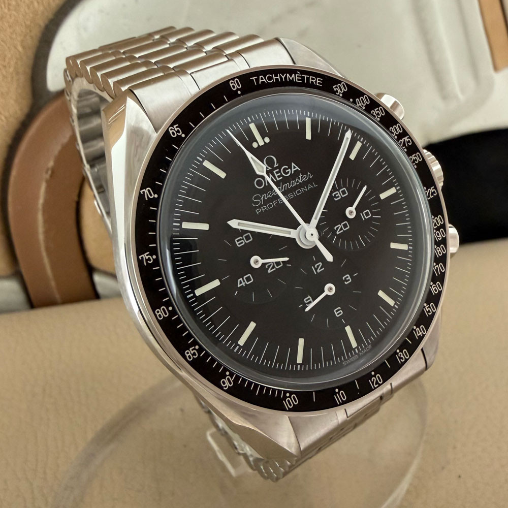 Omega Speedmaster Moonwatch Co  Axial 31030425001001 3