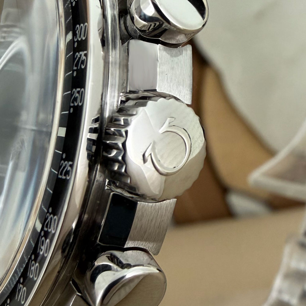 Omega Speedmaster Moonwatch Co  Axial 31030425001001 4