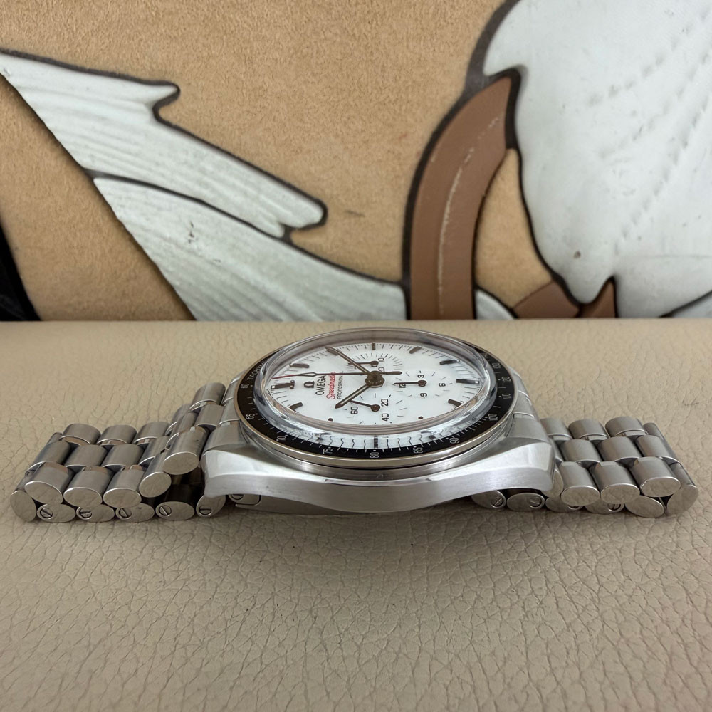 Omega Speedmaster Moonwatch Professional 31030425004001 12