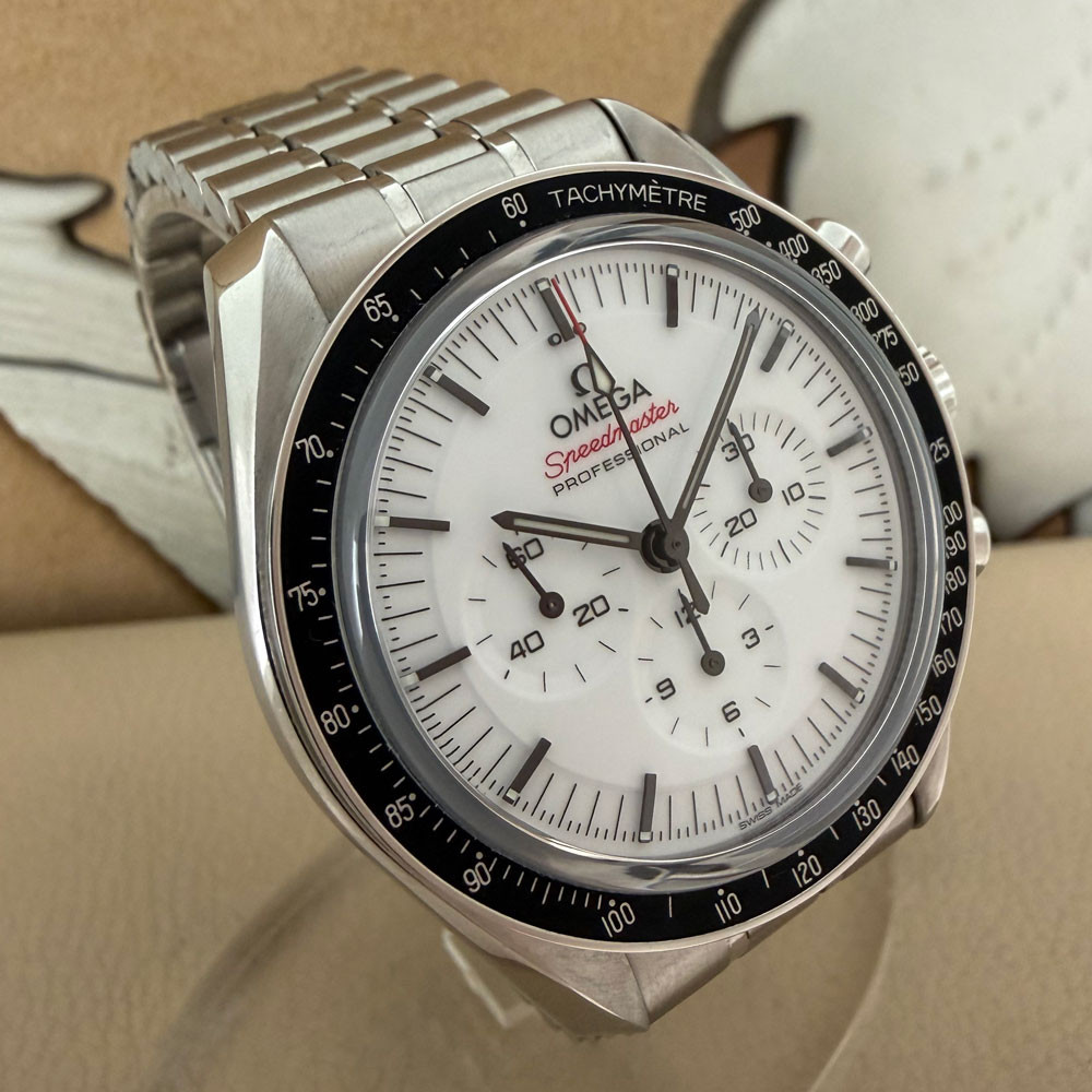 Omega Speedmaster Moonwatch Professional 31030425004001 3
