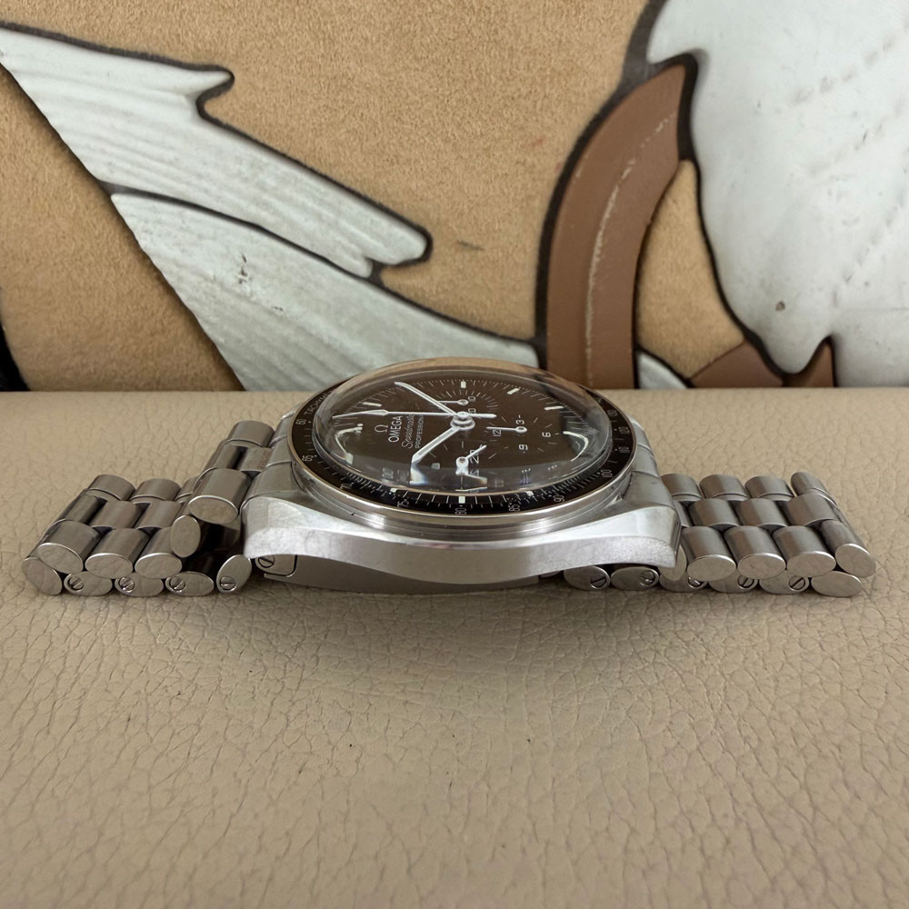 Omega Speedmaster Moonwatch 31032425001001 11