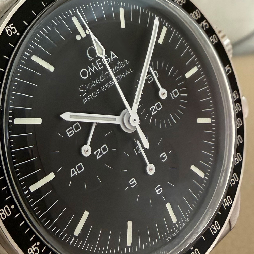 Omega Speedmaster Moonwatch 31032425001001 6