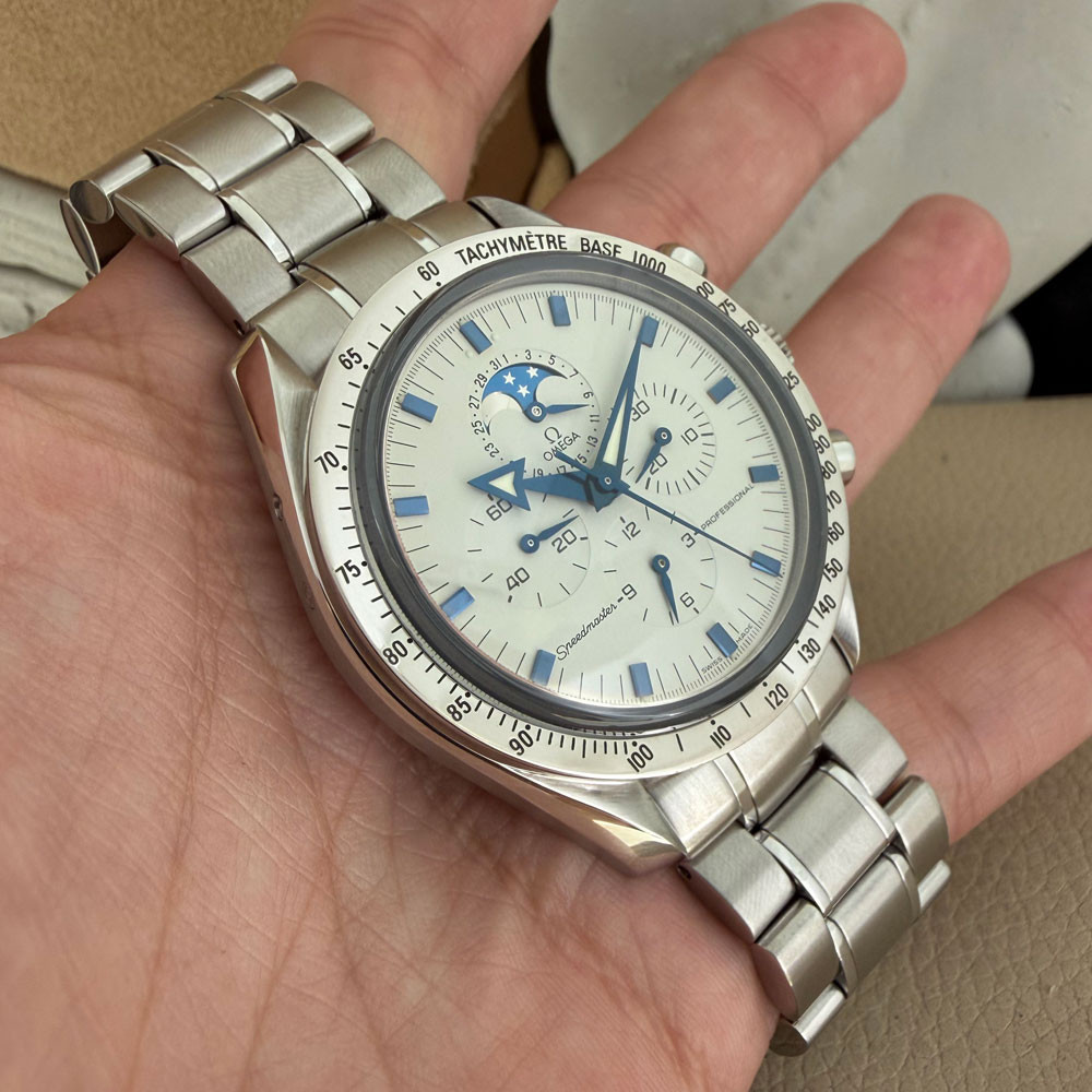 Omega Speedmaster Moonwatch Broad Arrow Moonphase 35752000 9