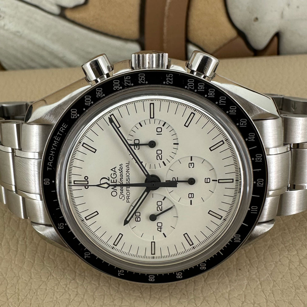 Omega Speedmaster Moonwatch Albino Limited Edition 35932000 16