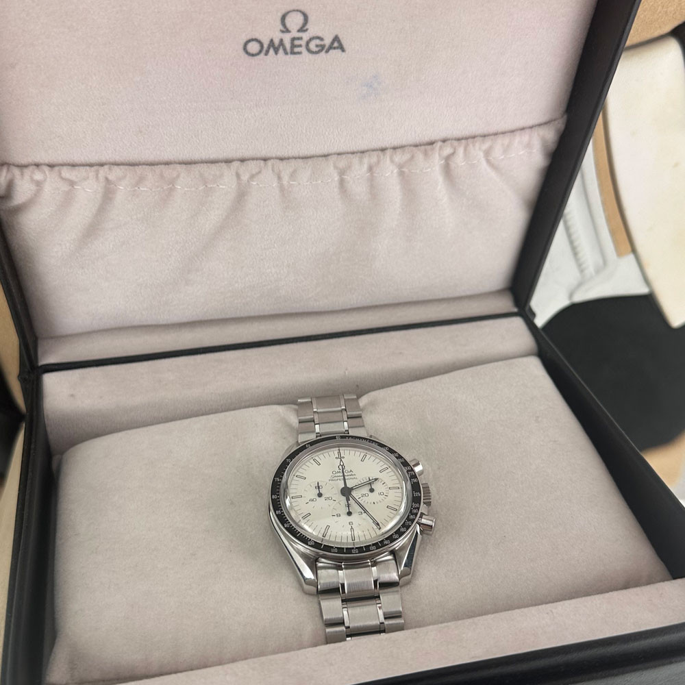 Omega Speedmaster Moonwatch Albino Limited Edition 35932000 17