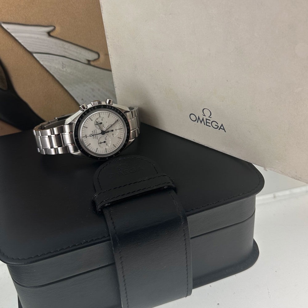 Omega Speedmaster Moonwatch Albino Limited Edition 35932000 18