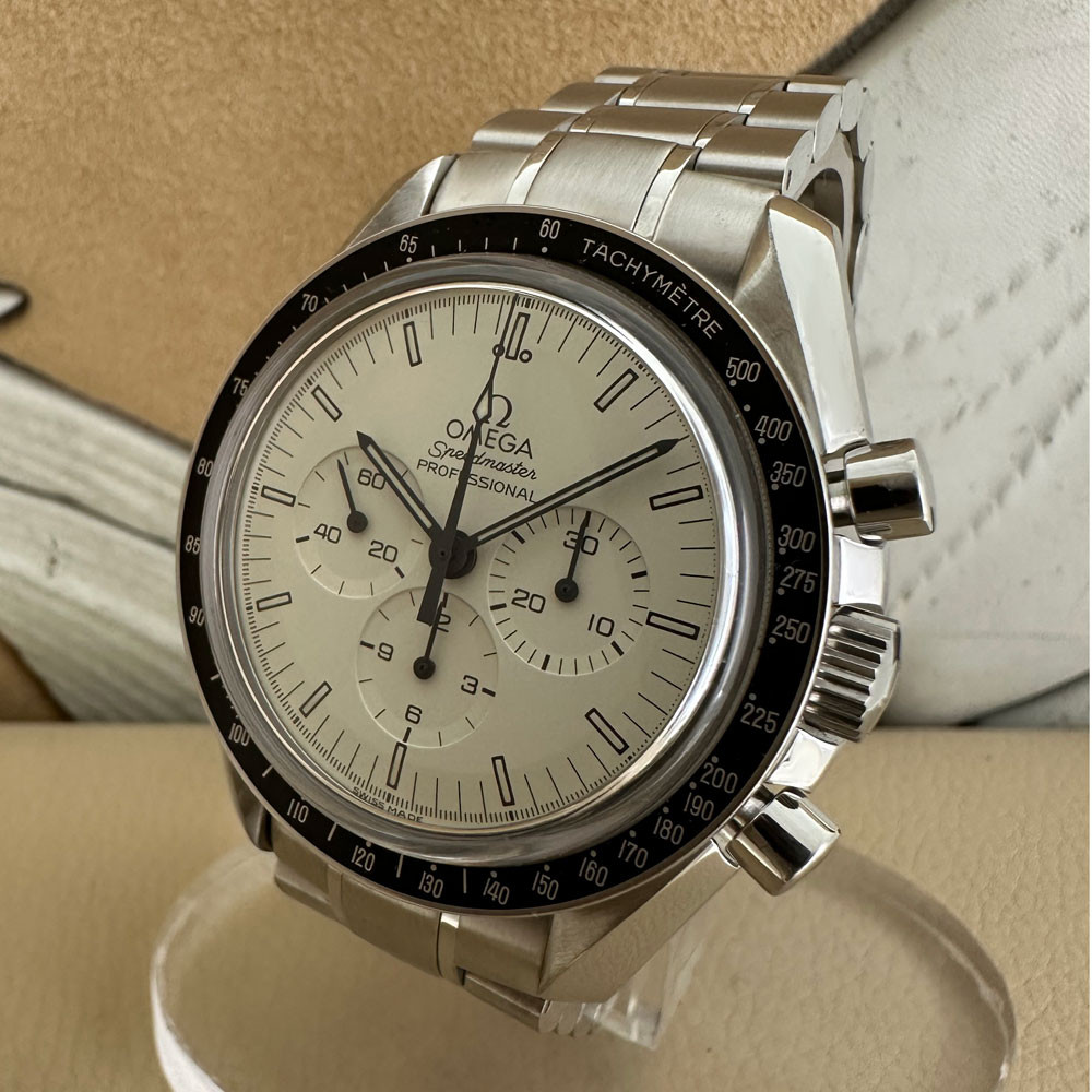 Omega Speedmaster Moonwatch Albino Limited Edition 35932000 3