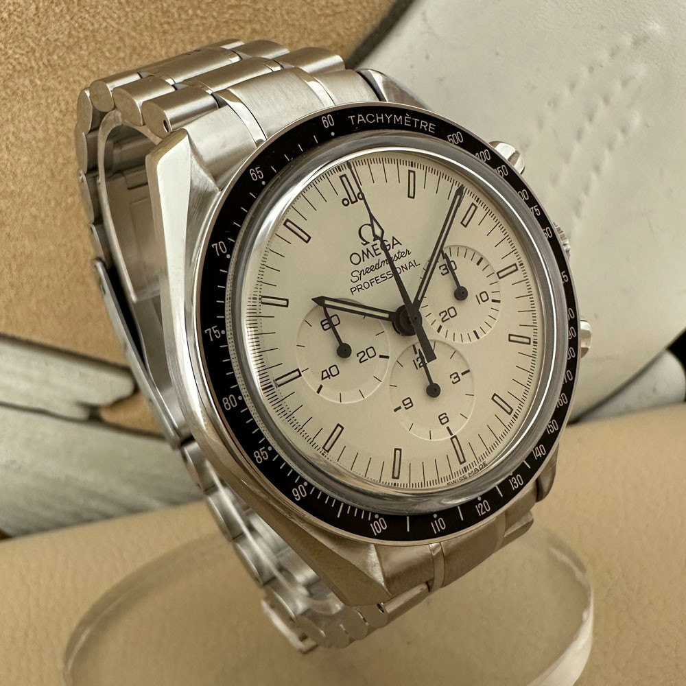 Omega Speedmaster Moonwatch Albino Limited Edition 35932000 4