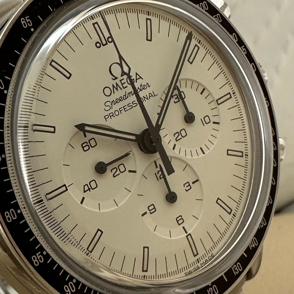 Omega Speedmaster Moonwatch Albino Limited Edition 35932000 7