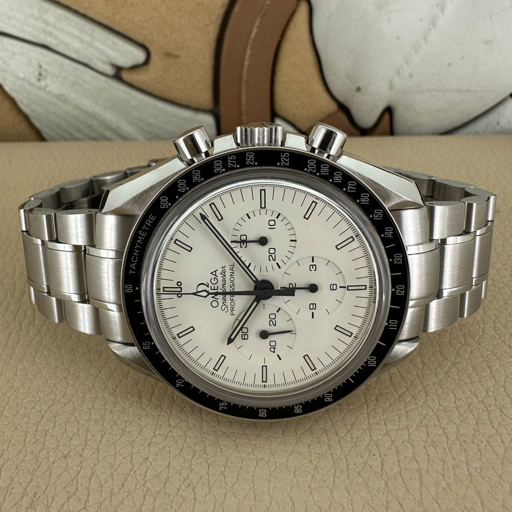 Omega Speedmaster Moonwatch Albino Limited Edition 35932000 8