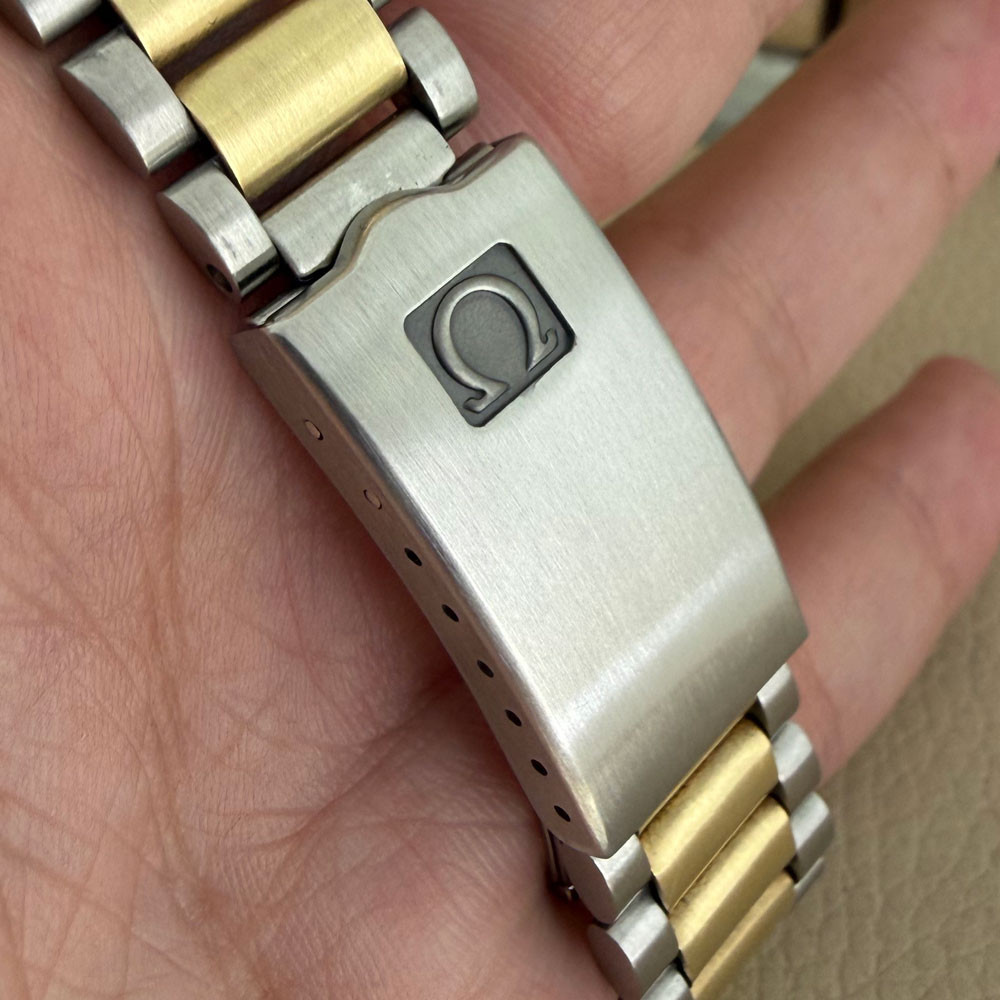 Omega Speedmaster Moonwatch Professional DD145.022 9