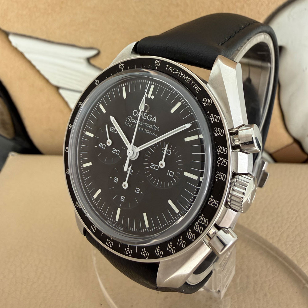 Omega Speedmaster Professional Moonwatch 31032425001002 2