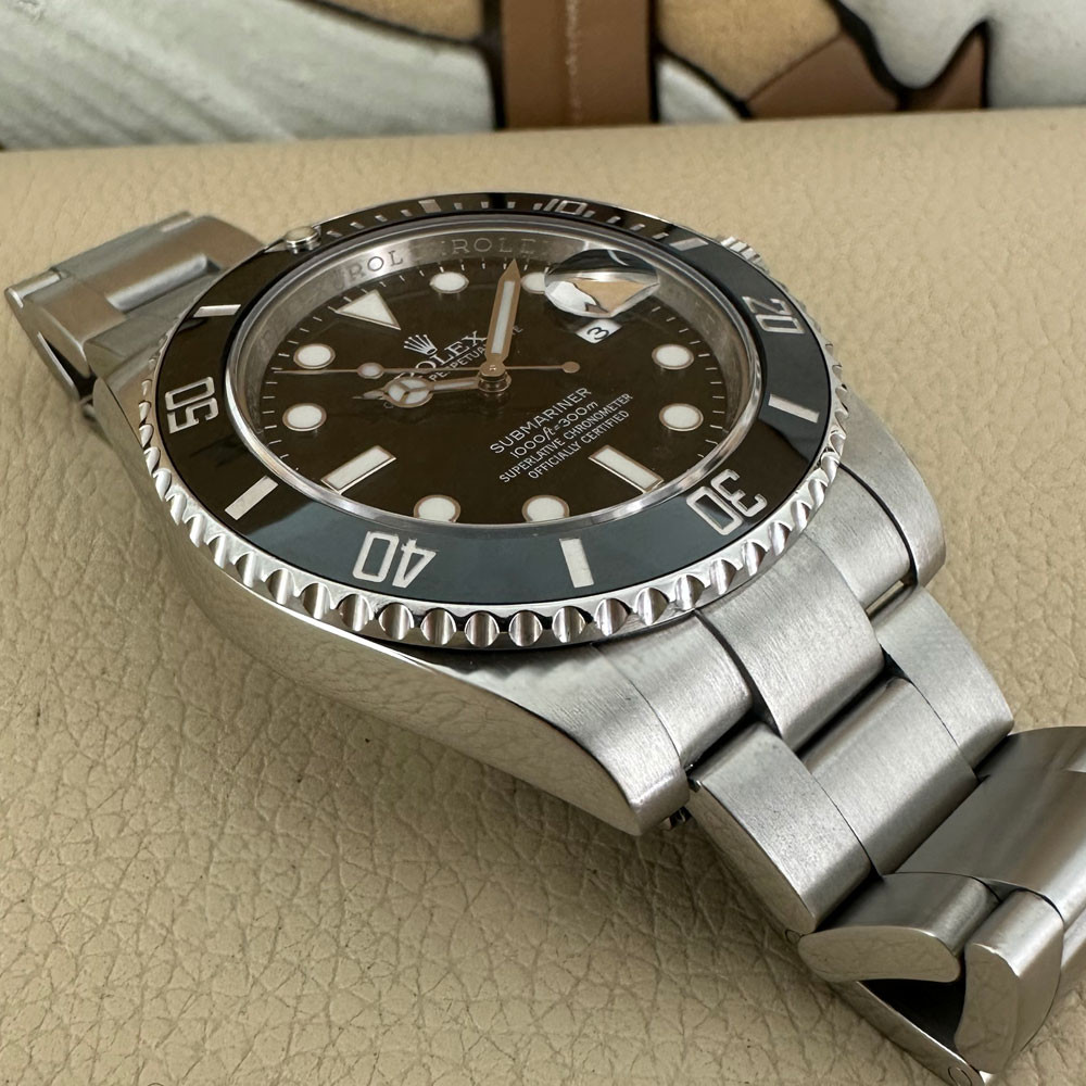 Rolex Submariner 116610LN 12