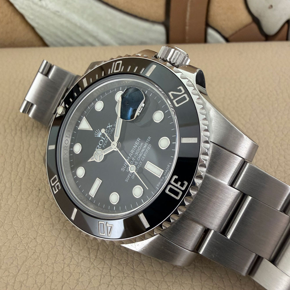 Rolex Submariner 116610LN 12