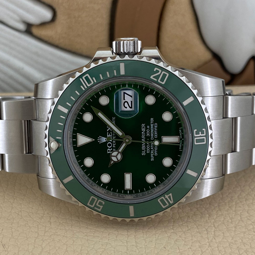 Rolex Submariner Hulk 116610LV 15