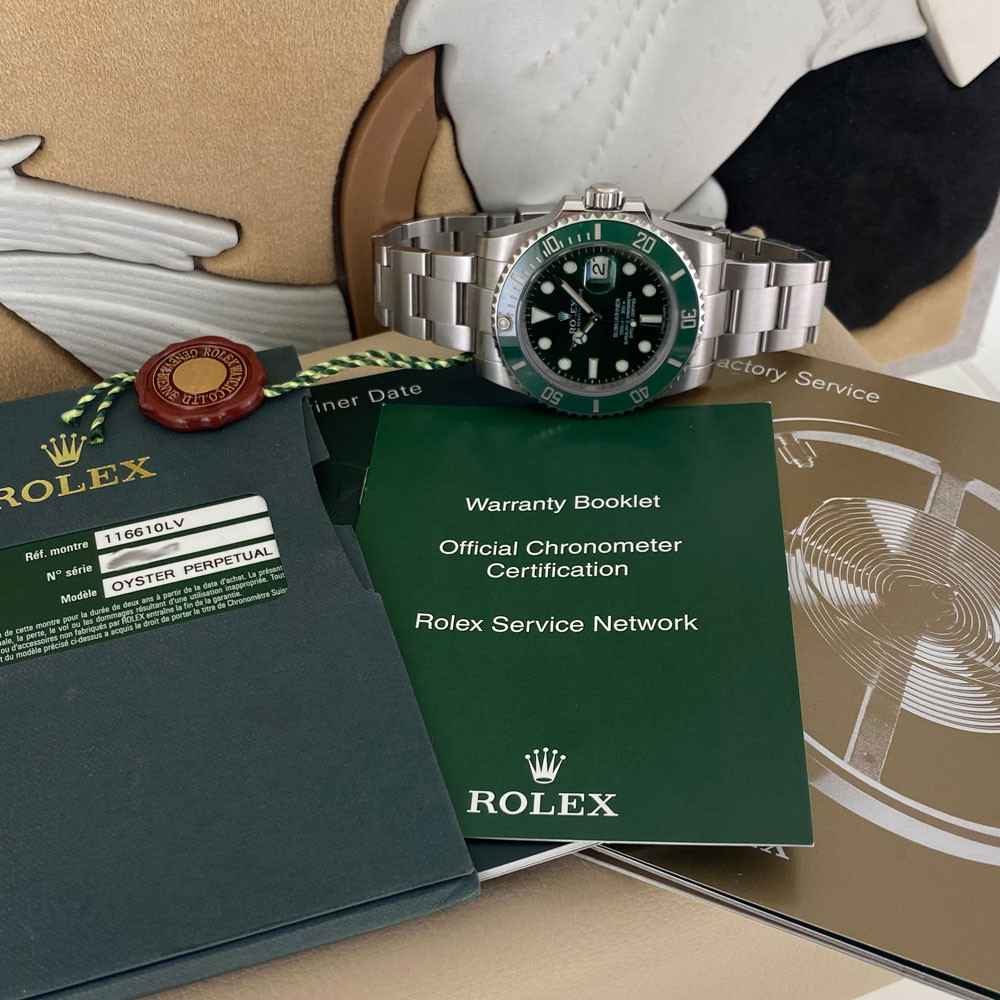 Rolex Submariner Hulk 116610LV 1