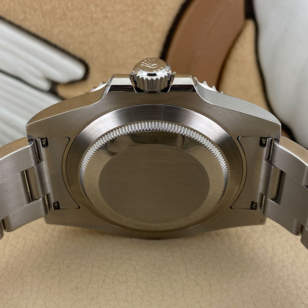 Rolex Submariner Hulk 116610LV 8