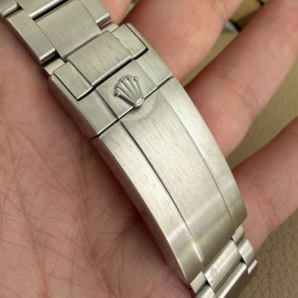 Rolex Submariner Hulk 116610LV 9