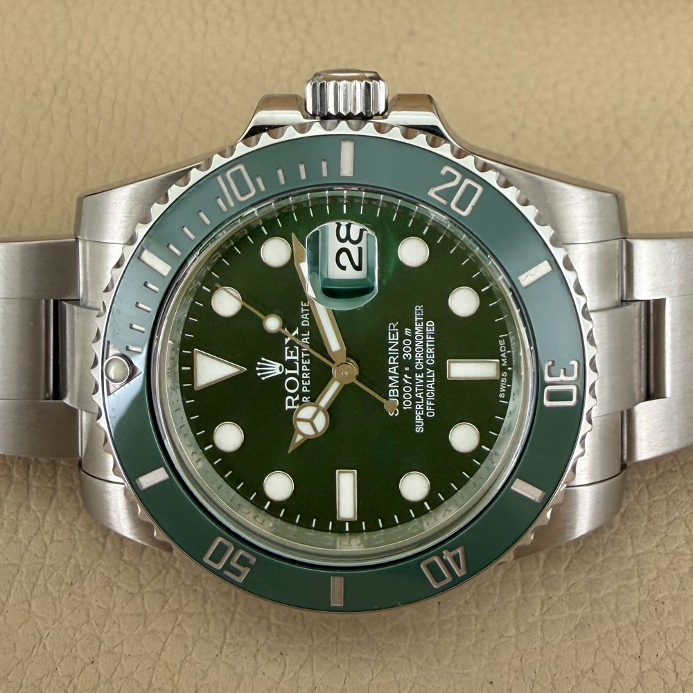 Rolex Submariner Hulk 116610LV 15