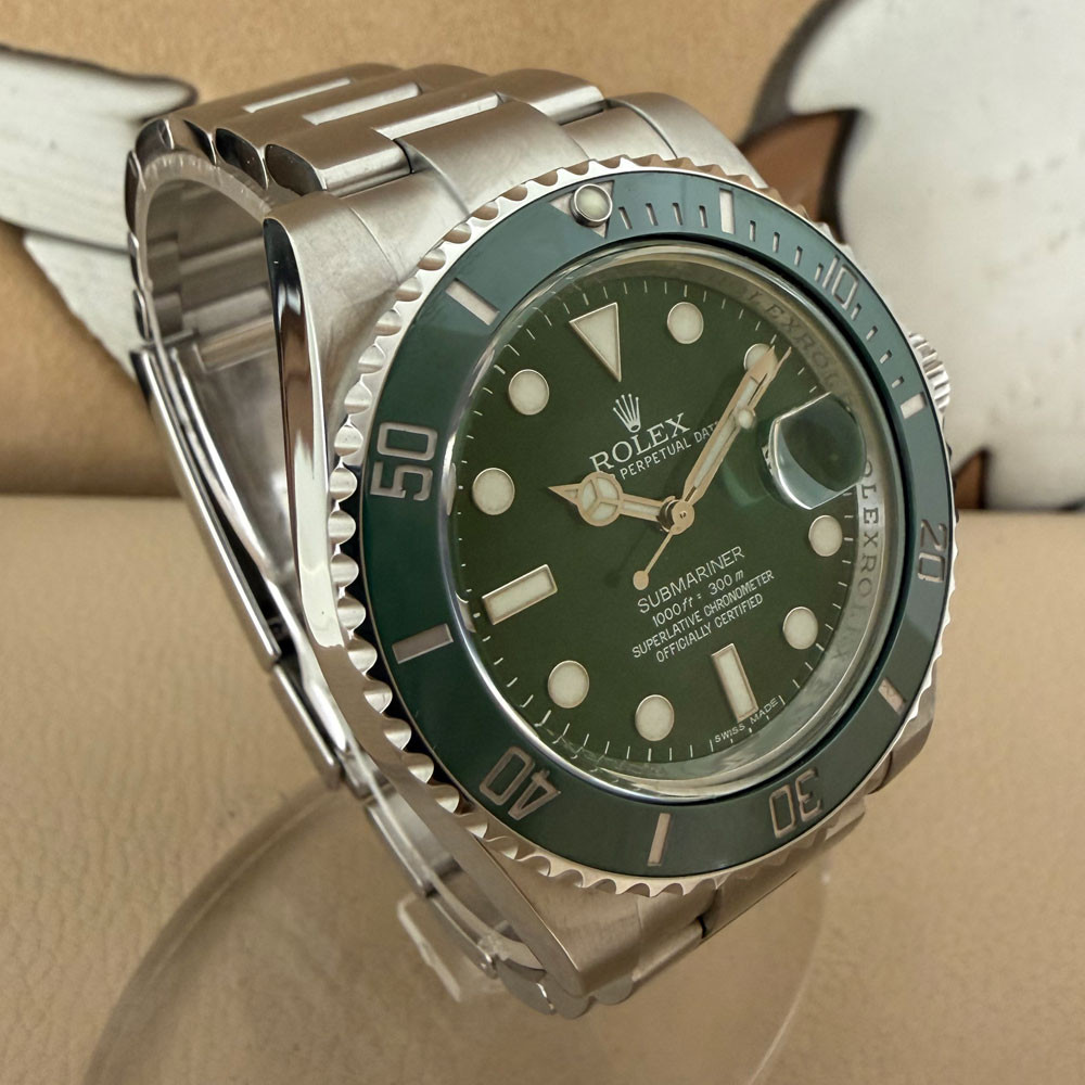 Rolex Submariner Hulk 116610LV 3