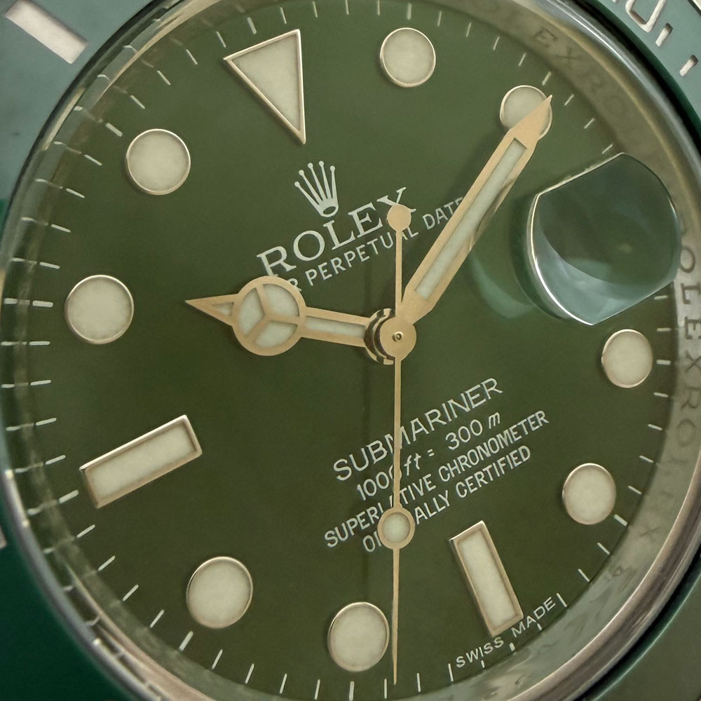 Rolex Submariner Hulk 116610LV 6