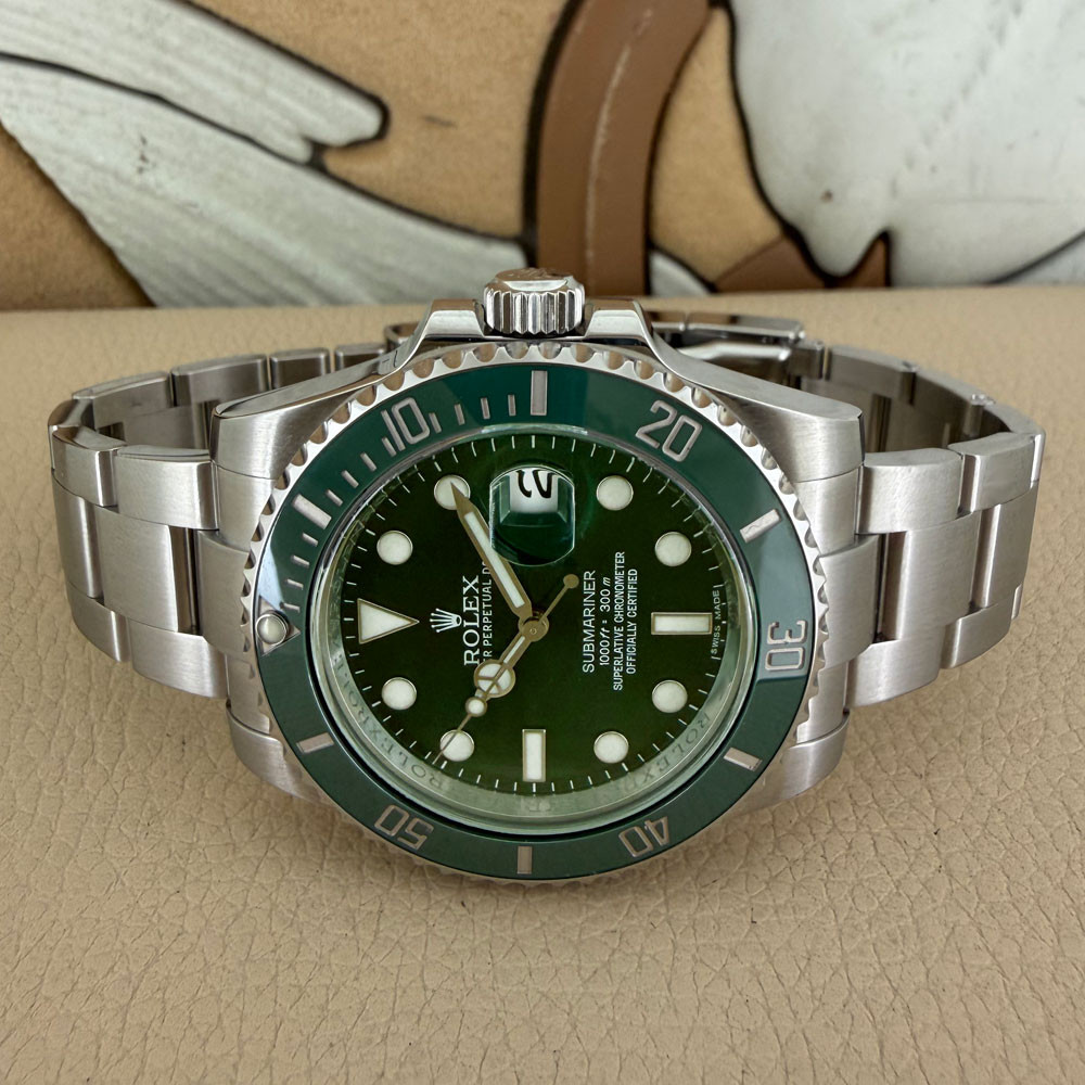 Rolex Submariner Hulk 116610LV 7