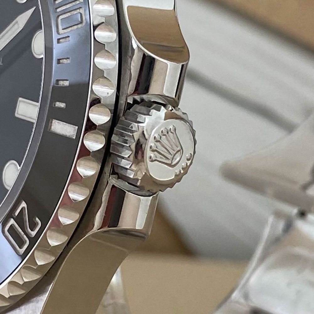 Rolex Submariner 124060 4