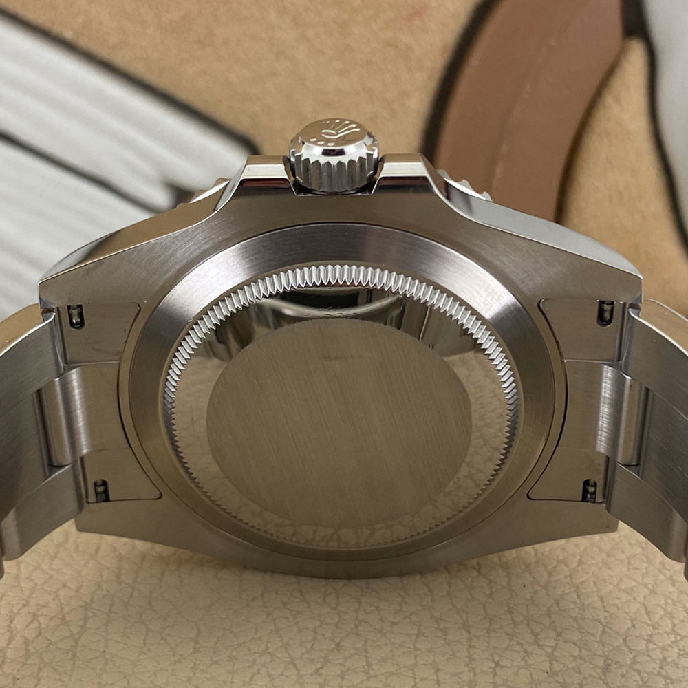 Rolex Submariner 124060 8
