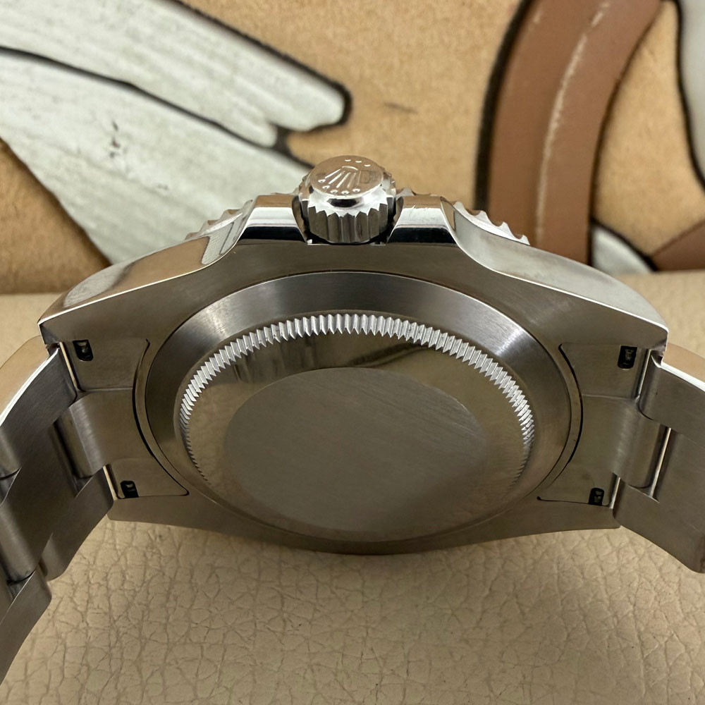 Rolex Submariner 124060 8