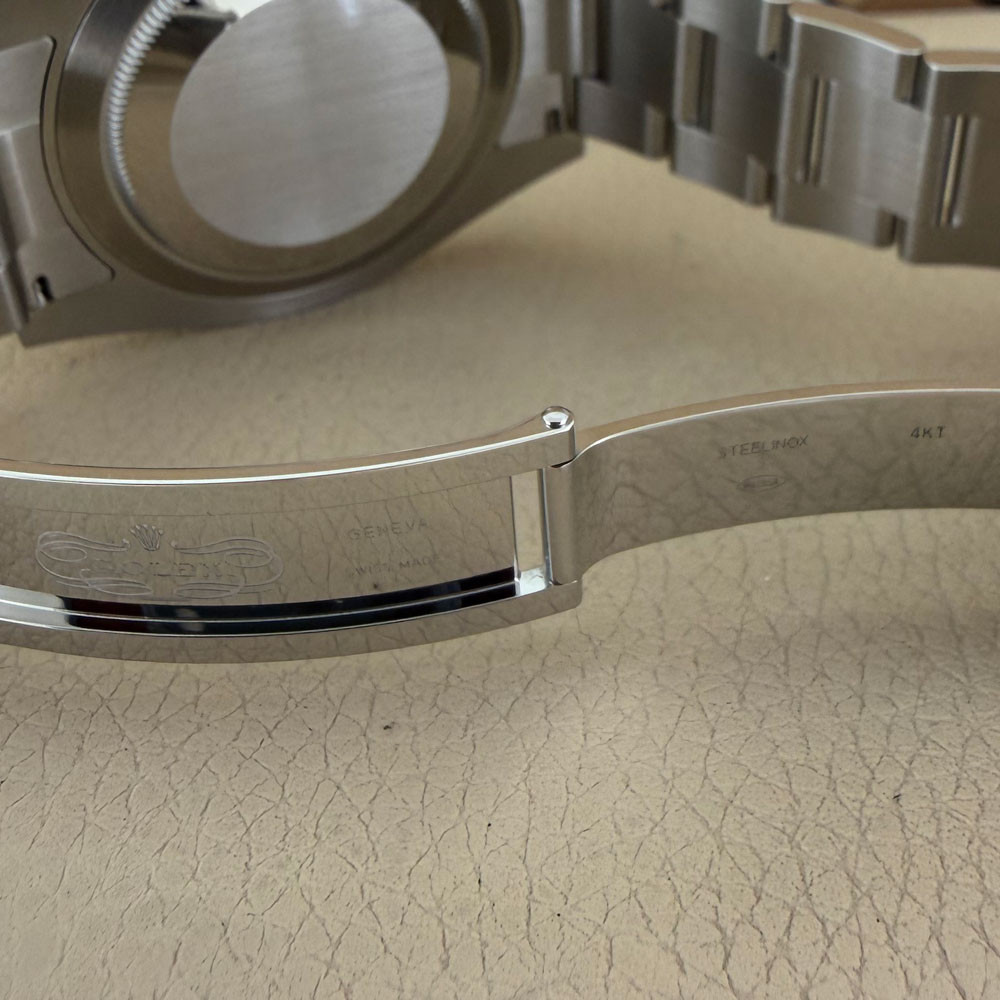 Rolex Submariner 126610LN 10