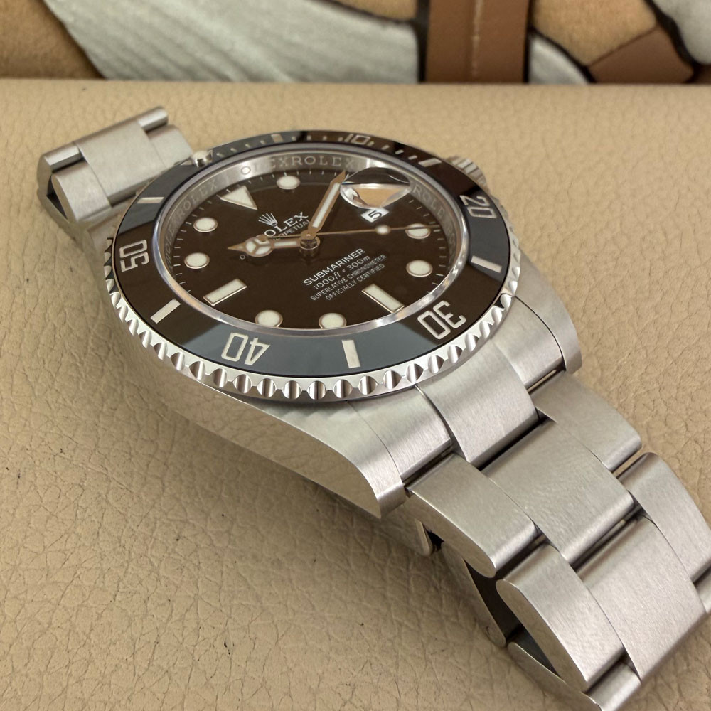 Rolex Submariner 126610LN 12
