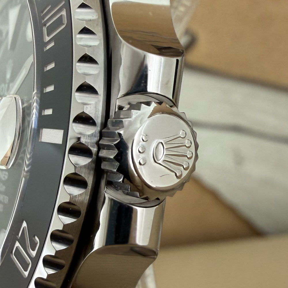 Rolex Submariner 126610LN 4