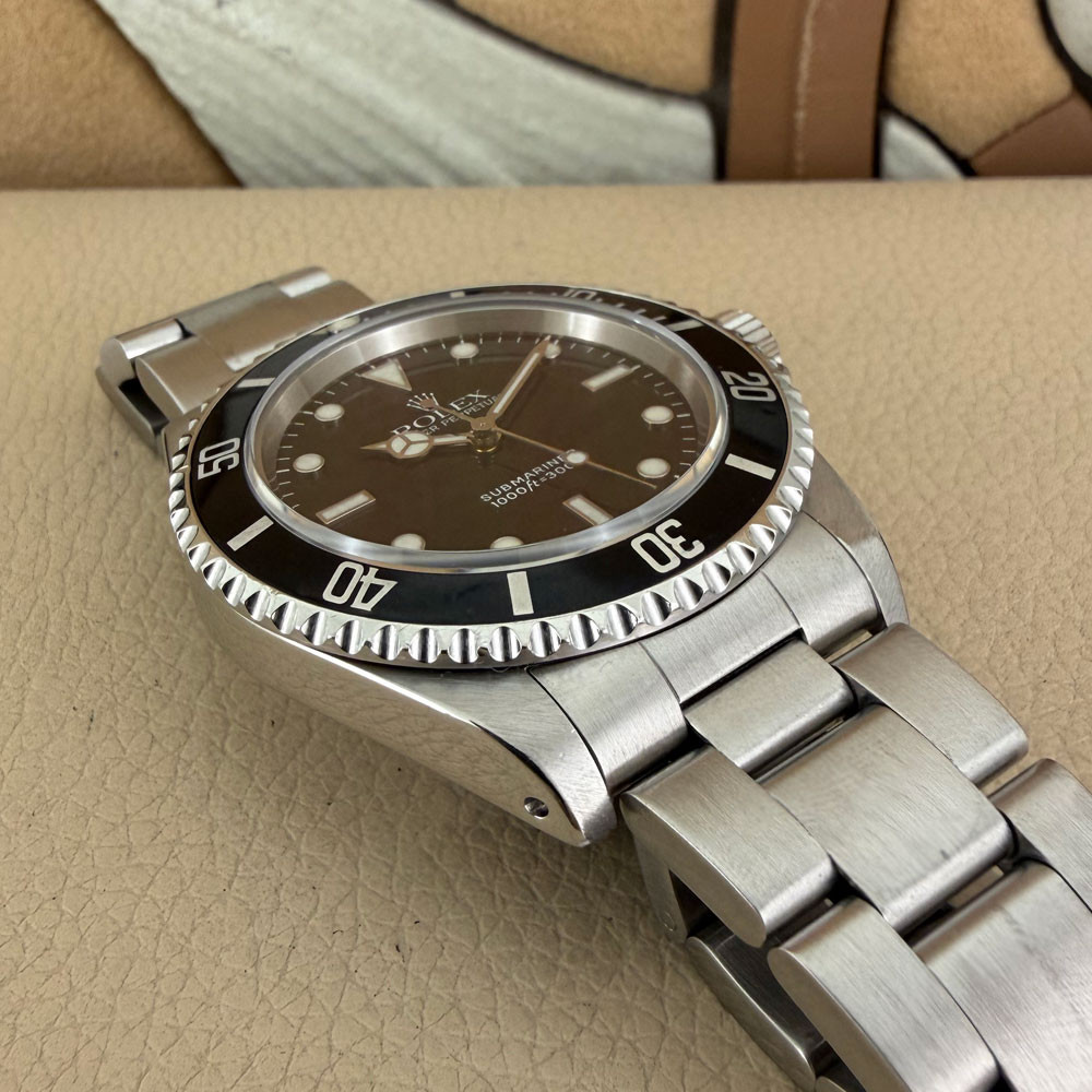 Rolex Submariner 14060M 12