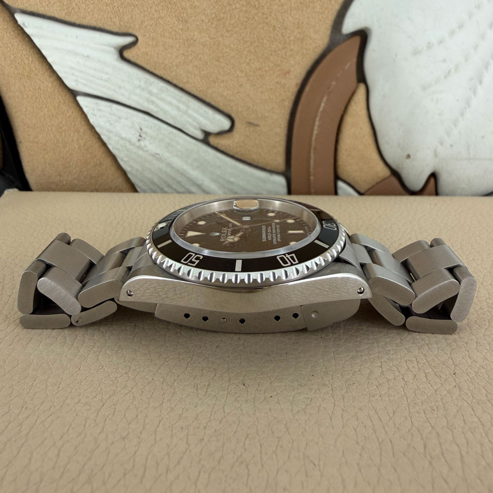 Rolex Submariner Near NOS 16610 12