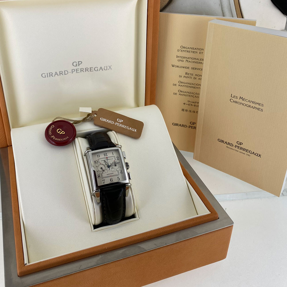 Girard-Perregaux Vintage 1945 Chronograph 2599 1