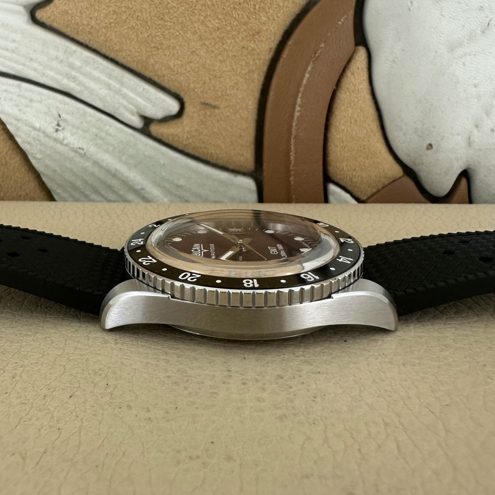 Vulcain Nautique Skindiver GMT 680174A17.BAR200 11